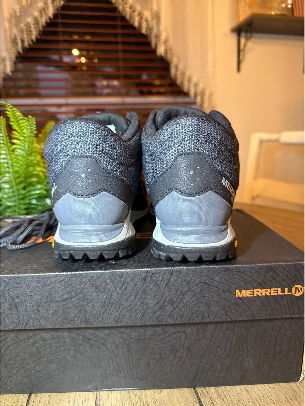 Merrell Antora 2 Mid GTX Women’s Hiking Boots Black Size 9